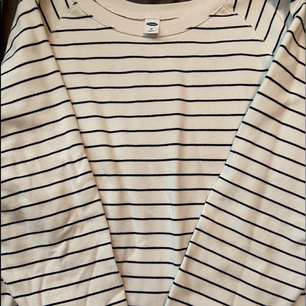 Crew neck striped sweatshirt